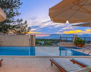 Kaş Üzümlü'de Geniş Ailelere Uygun, Özel Havuzlu, 3+1 Villa - 4