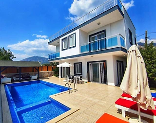 Kaş Üzümlü'de Geniş Ailelere Uygun, Özel Havuzlu, 6 Kişilik Villa - 1