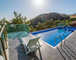 Kaş Üzümlü'de Geniş Ailelere Uygun, Özel Havuzlu, Konforlu Villa - 4