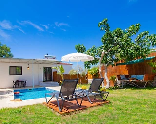 Kaş Üzümlü'de Geniş Bahçeli, Balayı Konseptli, Kiralık Villa - 1