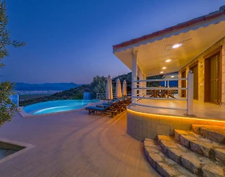 Kaş Üzümlü'de Geniş Bahçeli, Özel Havuzlu, 3+1 Villa - 3