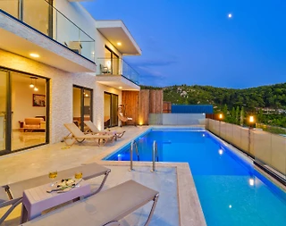 Kaş Üzümlü'de Harika Doğa Manzaralı, Özel Havuzlu, 3+1 Villa - 2
