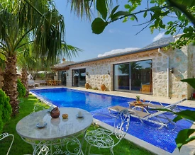 Kaş Üzümlü'de Huzurlu Doğada, Özel Havuzlu, Konforlu Villa - 2
