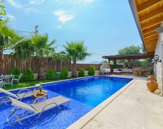 Kaş Üzümlü'de Huzurlu Doğada, Özel Havuzlu, Konforlu Villa - 3