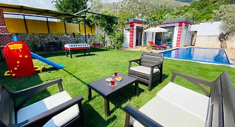 Kaş Üzümlü'de Konforlu Tasarıma Sahip, Özel Havuzlu, 1+1 Villa