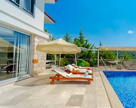 Kaş Üzümlü'de Muhteşem Deniz Manzaralı, Sonsuzluk Havuzlu, Kiralık Villa - 2
