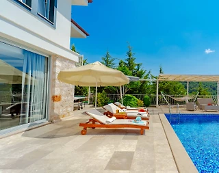 Kaş Üzümlü'de Muhteşem Deniz Manzaralı, Sonsuzluk Havuzlu, Şık Villa - 2