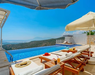 Kaş Üzümlü'de Muhteşem Deniz Manzaralı, Sonsuzluk Havuzlu, Şık Villa - 3