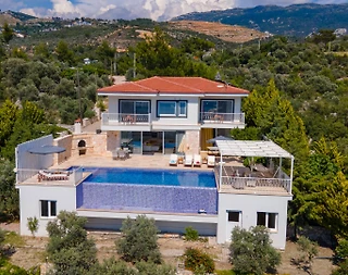 Kaş Üzümlü'de Muhteşem Deniz Manzaralı, Sonsuzluk Havuzlu, Şık Villa - 4