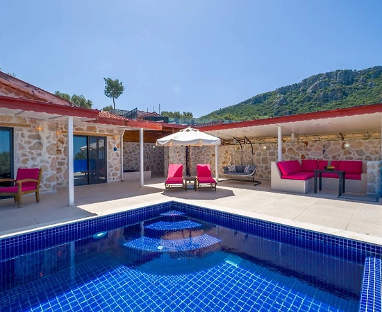 Kaş Üzümlü'de Muhteşem Doğa Manzaralı, Özel Havuzlu, Balayı Villası - 1