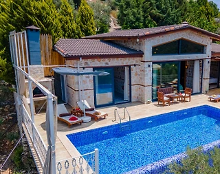 Kaş Üzümlü'de Muhteşem Doğa Manzaralı, Özel Havuzlu, Konforlu Villa - 2