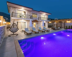 Kaş Üzümlü'de Muhteşem Doğa Manzaralı, Özel Havuzlu, Taş Villa - 2