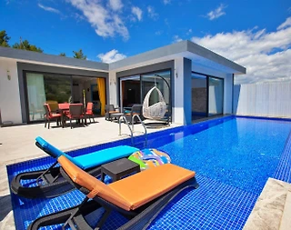 Kaş Üzümlü'de Muhteşem Doğada, Açık ve Kapalı Havuzlu, 1+1 Kiralık Villa - 1