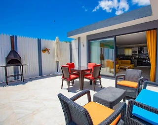 Kaş Üzümlü'de Muhteşem Doğada, Açık ve Kapalı Havuzlu, 1+1 Kiralık Villa - 5