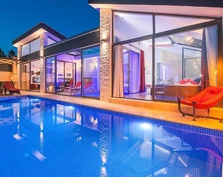 Kaş Üzümlü'de Muhteşem Doğada, Özel Havuzlu, Sinema Odalı, Lüks Villa - 2
