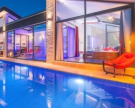 Kaş Üzümlü'de Muhteşem Doğada, Özel Havuzlu, Sinema Odalı, Lüks Villa - 3