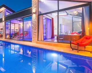 Kaş Üzümlü'de Muhteşem Doğada, Özel Havuzlu, Sinema Odalı, Lüks Villa - 3