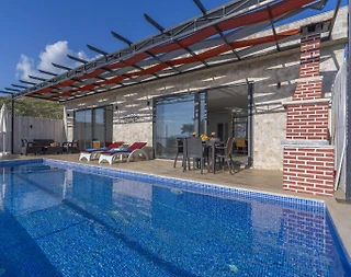 Kaş Üzümlü'de Muhteşem Doğada, Özel Havuzlu, Sinema Odalı Villa - 1
