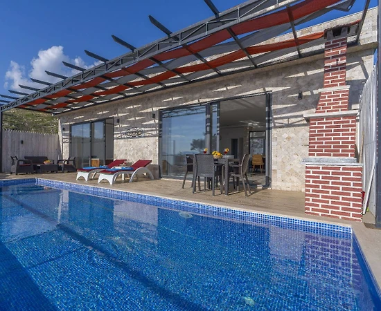 Kaş Üzümlü'de Muhteşem Doğada, Özel Havuzlu, Sinema Odalı Villa - 1