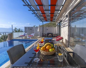 Kaş Üzümlü'de Muhteşem Doğada, Özel Havuzlu, Sinema Odalı Villa - 3