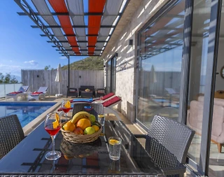 Kaş Üzümlü'de Muhteşem Doğada, Özel Havuzlu, Sinema Odalı Villa - 3