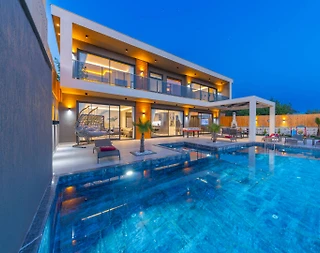 Kaş Üzümlü'de Muhteşem Manzaralı, Özel Havuzlu, Lüks Villa - 2