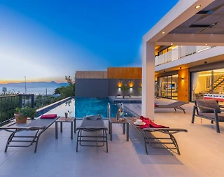 Kaş Üzümlü'de Muhteşem Manzaralı, Özel Havuzlu, Lüks Villa - 4