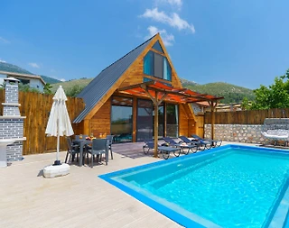 Kaş Üzümlü'de Nezih Konumda, Özel Havuzlu, Jakuzili Bungalov - 1