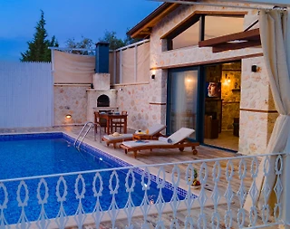 Kaş Üzümlü'de Panoramik Doğa Manzaralı, Özel Havuzlu, Konforlu Villa - 5