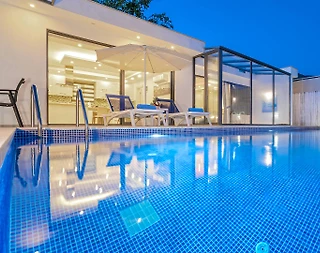 Kaş Üzümlü'de Sakin Konumda, Isıtmalı Havuzlu, 1+1 Villa - 2