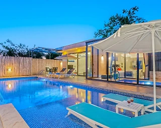 Kaş Üzümlü'de Sakin Konumda, Isıtmalı Havuzlu, 1+1 Villa - 4