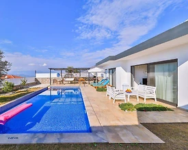 Kaş Üzümlü'de Şehrin Gürültüsünden Uzakta, Özel Havuzlu, Bahçeli Villa - 2