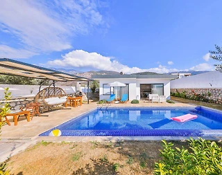 Kaş Üzümlü'de Şehrin Gürültüsünden Uzakta, Özel Havuzlu, Bahçeli Villa - 3