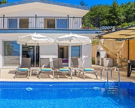 Kaş Üzümlü'de Şehrin Gürültüsünden Uzakta, Özel Havuzlu, Ferah Villa - 3