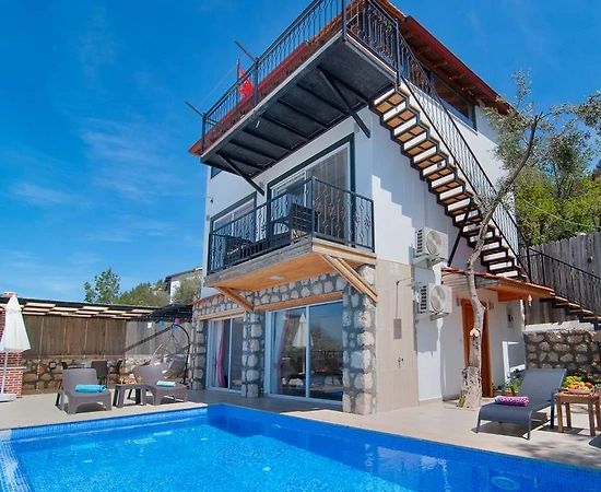 Kaş Üzümlü'de Sessiz Konumda, Özel Havuzlu, 4 Kişilik, Konforlu Villa - 1