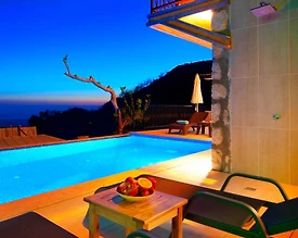 Kaş Üzümlü'de Sessiz Konumda, Özel Havuzlu, 4 Kişilik, Konforlu Villa - 3