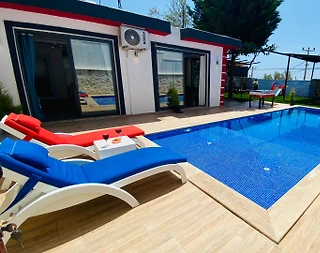 Kaş Üzümlü'de Yemyeşil Bahçede, Özel Havuzlu, Kiralık Villa - 2