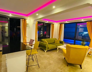 Kaş Üzümlü'de Yemyeşil Bahçede, Özel Havuzlu, Kiralık Villa - 4