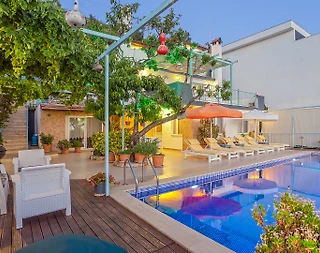 Kaş Üzümlü'de Yeşilliklerle Dolu Doğada, Özel Havuzlu, 3+1 Villa - 2