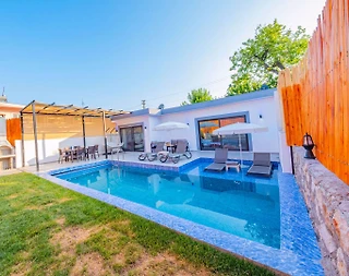 Kaş Yeşilköy'de Yeşillikler İçerisinde, Özel Havuzlu, Jakuzili Villa - 2