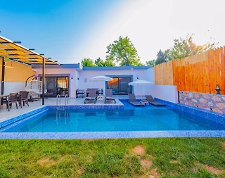 Kaş Yeşilköy'de Yeşillikler İçerisinde, Özel Havuzlu, Jakuzili Villa - 1