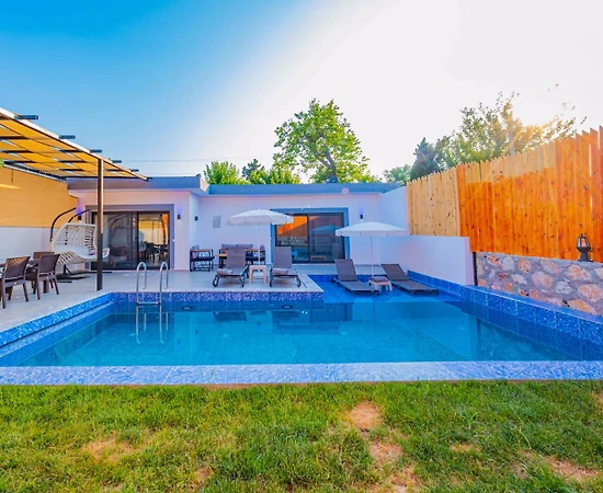 Kaş Yeşilköy'de Yeşillikler İçerisinde, Özel Havuzlu, Jakuzili Villa - 1