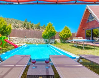 Kaş Yeşilköy'de Ahşap Mimarili, Özel Havuzlu, Muhafazakar Villa - 5