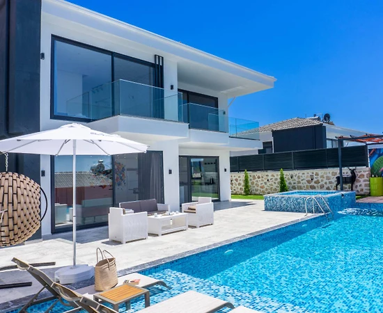 Kaş Yeşilköy'de Balayı Çiftlerine Uygun, Özel Havuzlu, Lüks Villa - 1