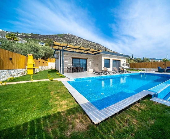 Kaş Yeşilköy'de Çekirdek Ailelere Uygun, Özel Havuzlu, 2+1 Villa - 1