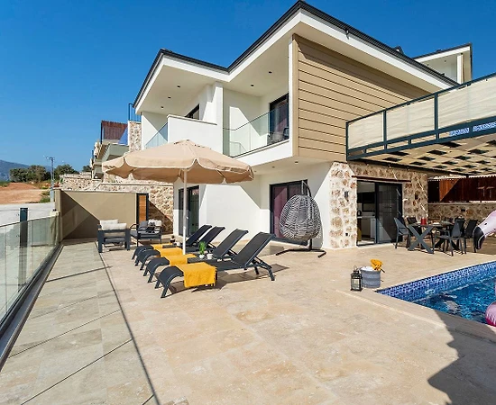 Kaş Yeşilköy'de Çekirdek Ailelere Uygun, Özel Havuzlu, Jakuzili Villa - 1