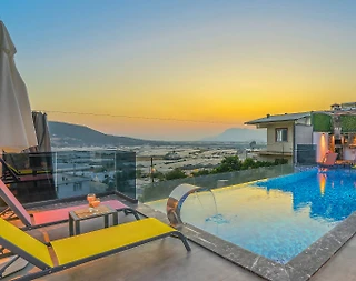 Kaş Yeşilköy'de Doğa İçerisinde, Özel Havuzlu, Konforlu Villa - 4