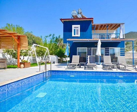 Kaş Yeşilköy'de Doğa Manzaralı, Özel Havuzlu, 2+1 Şık Villa - 1