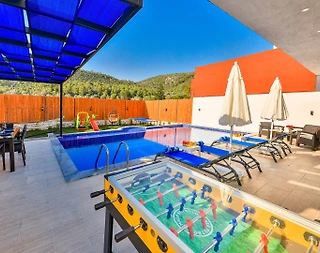 Kaş Yeşilköy'de Doğa Manzaralı, Özel Havuzlu, Bahçeli Villa - 3