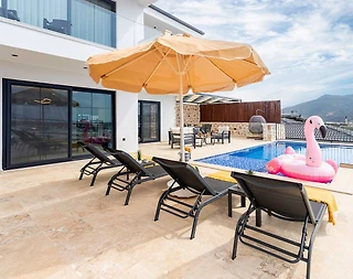 Kaş Yeşilköy'de Doğa Manzaralı, Özel Havuzlu, Bol Olanaklı Villa - 3